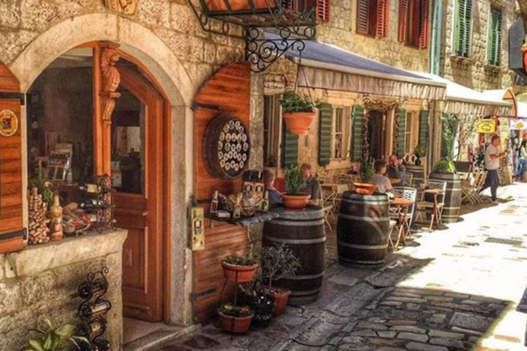 Pearl In The Heart Of Old Town On Belavista In *